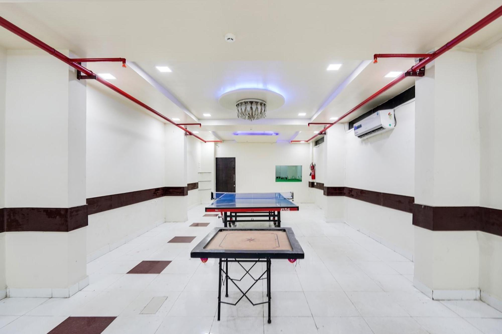 Готель Palette Country Club Сурат Екстер'єр фото